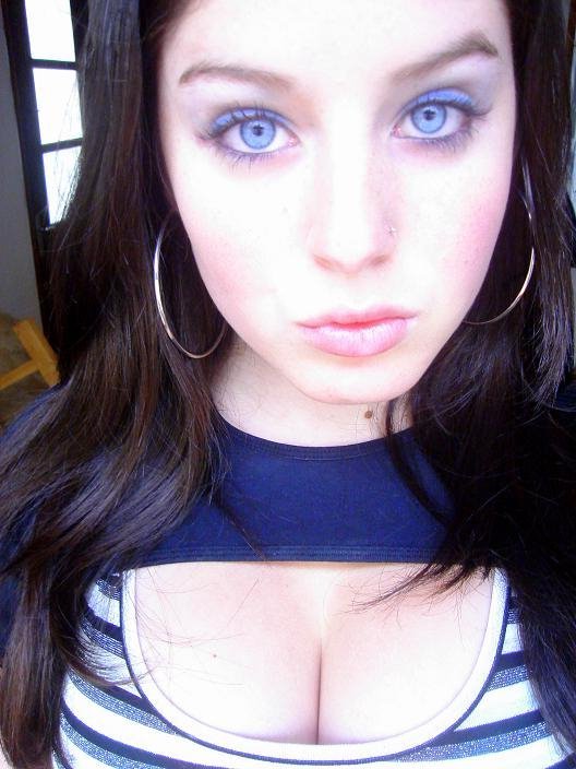 Beautiful woman in a 29-year relationship on @city wants 1 guy for hot games